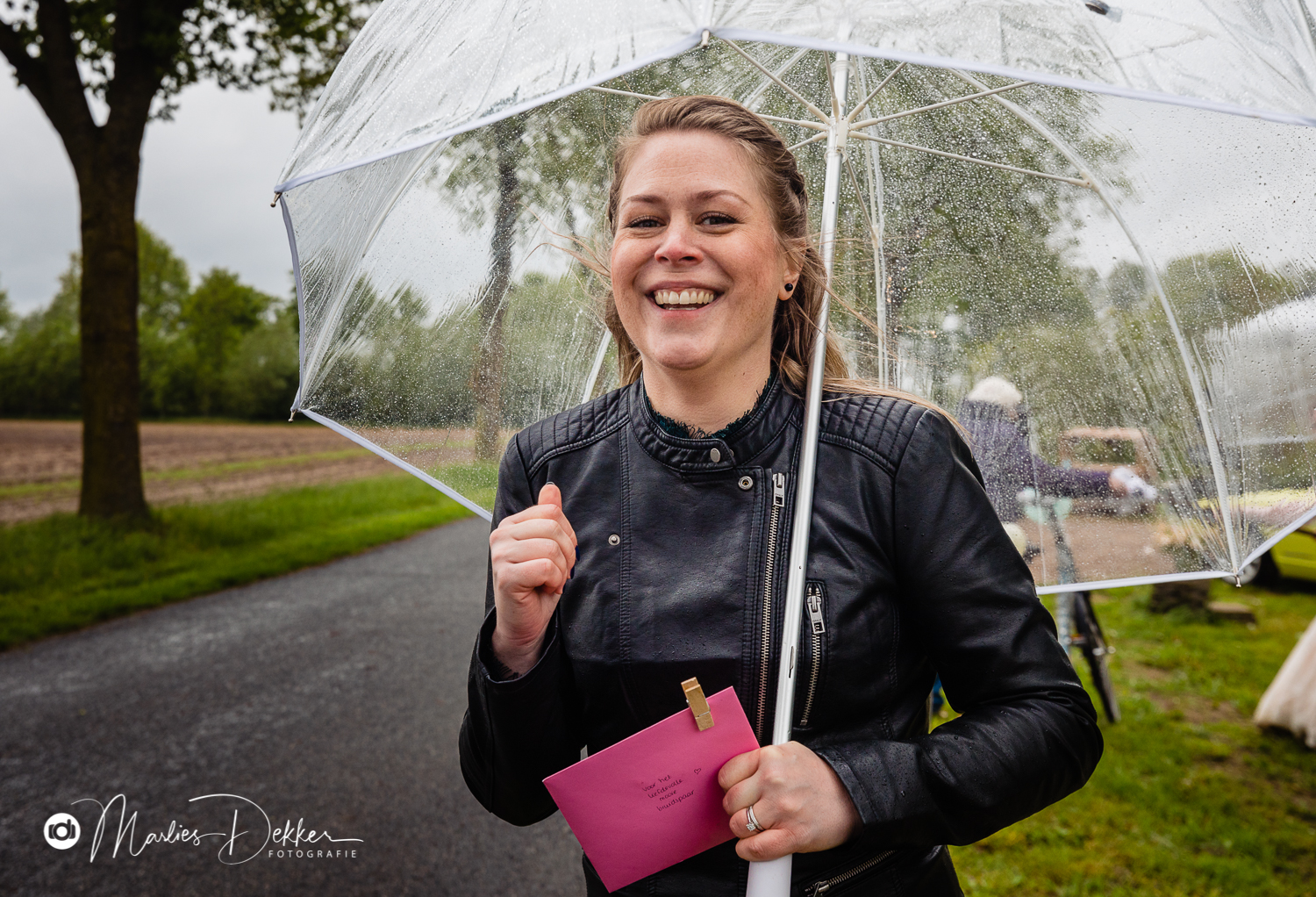 Trouwfotograaf Nijmegen, trouwen met regen