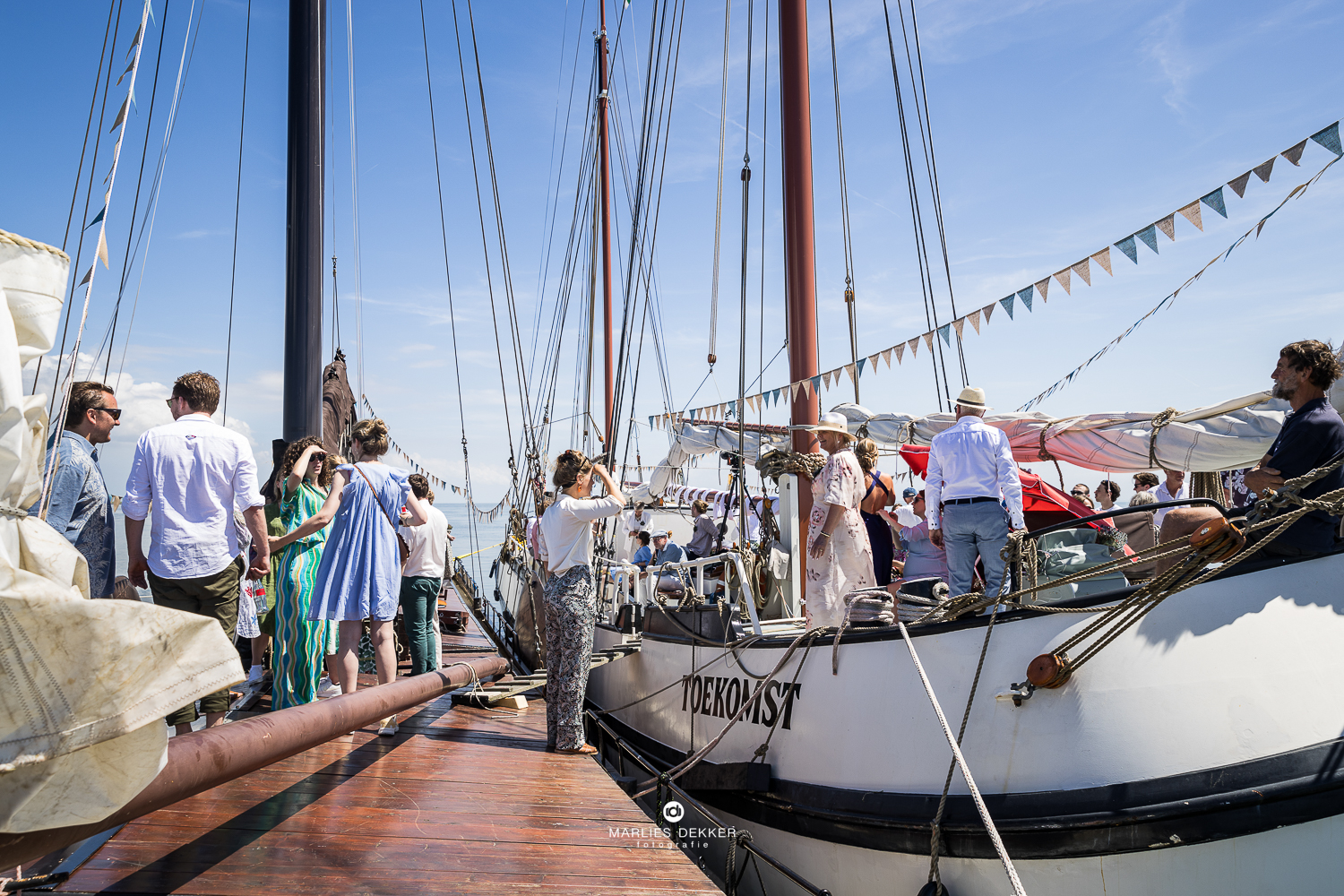 Trouwen op een boot trouwfotograaf Rotterdam Friesland