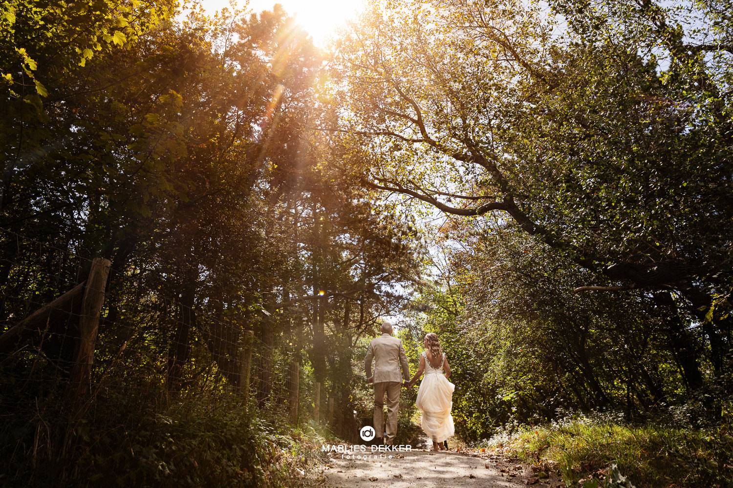 Trouwen in Scheveningen bij Strandhuis mavi , prachtige fotoshoot in de duinen