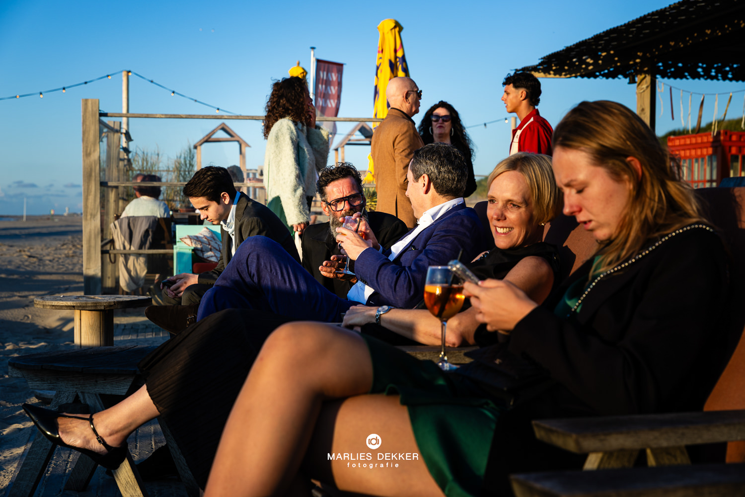 Trouwen in Scheveningen bij Strandhuis mavi , lekker borrelen
