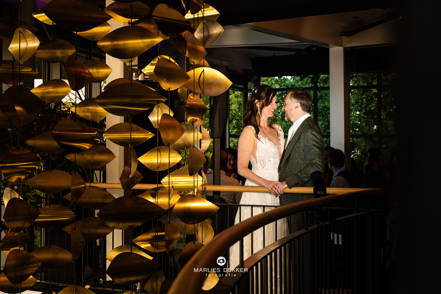 Trouwen trouwfotograaf Boathouse Rotterdam, fotoshoot bruidspaar