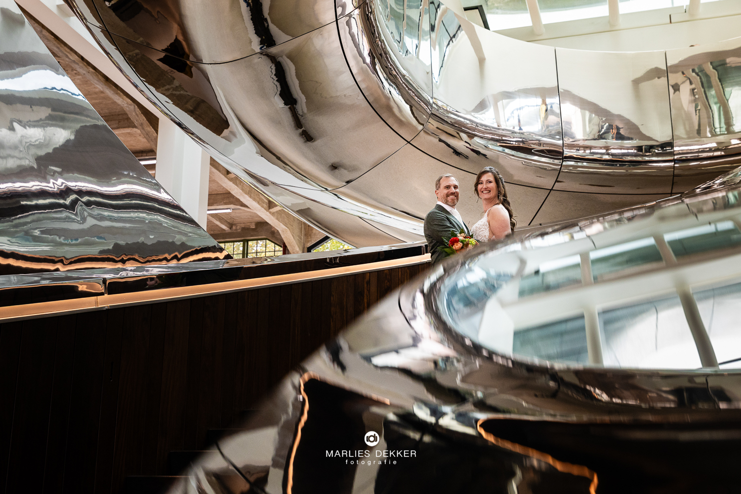 Trouwen trouwfotograaf Boathouse Rotterdam, museum fotoshoot Rotterdam