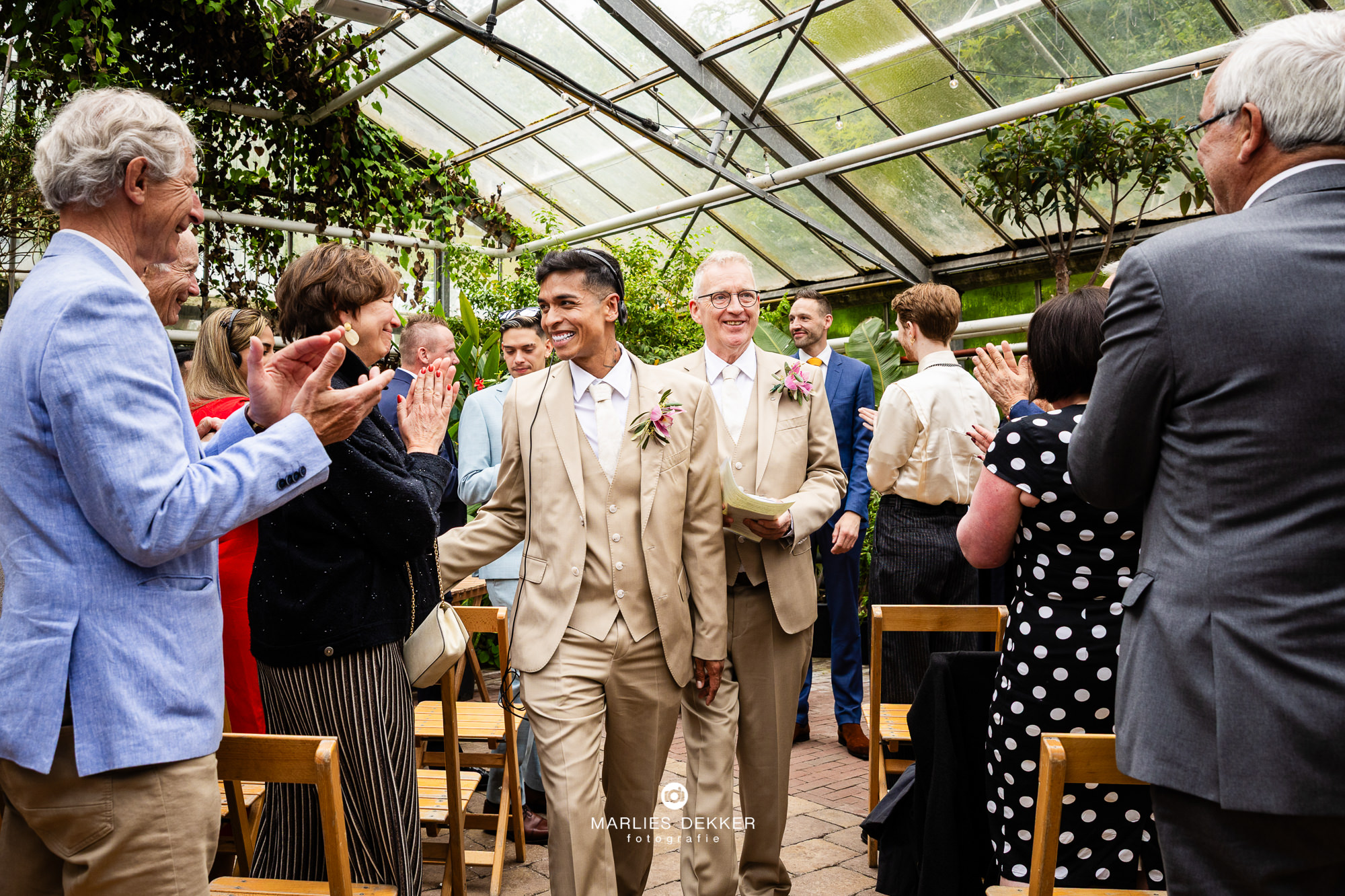 Trouwen in de botanische tuin Vrije Universiteit van Amsterdam