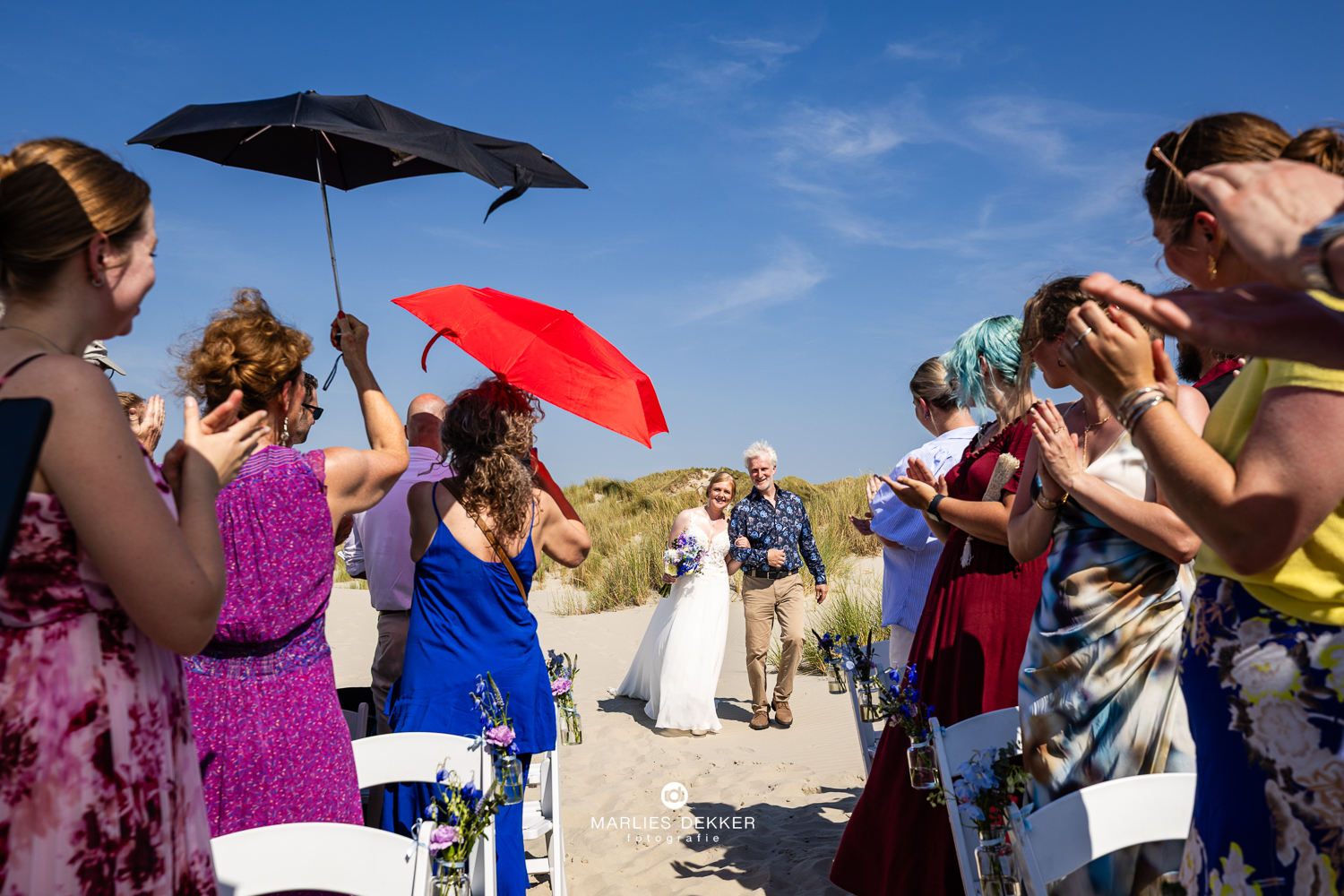 Trouwen op Terschelling trouwfotograaf heartbreakhotel,