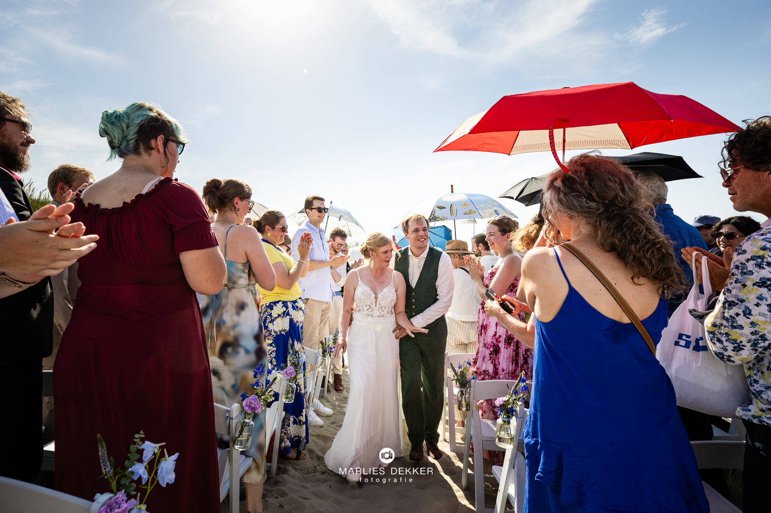 Trouwen op Terschelling trouwfotograaf heartbreakhotel, ze zjn getrouwd