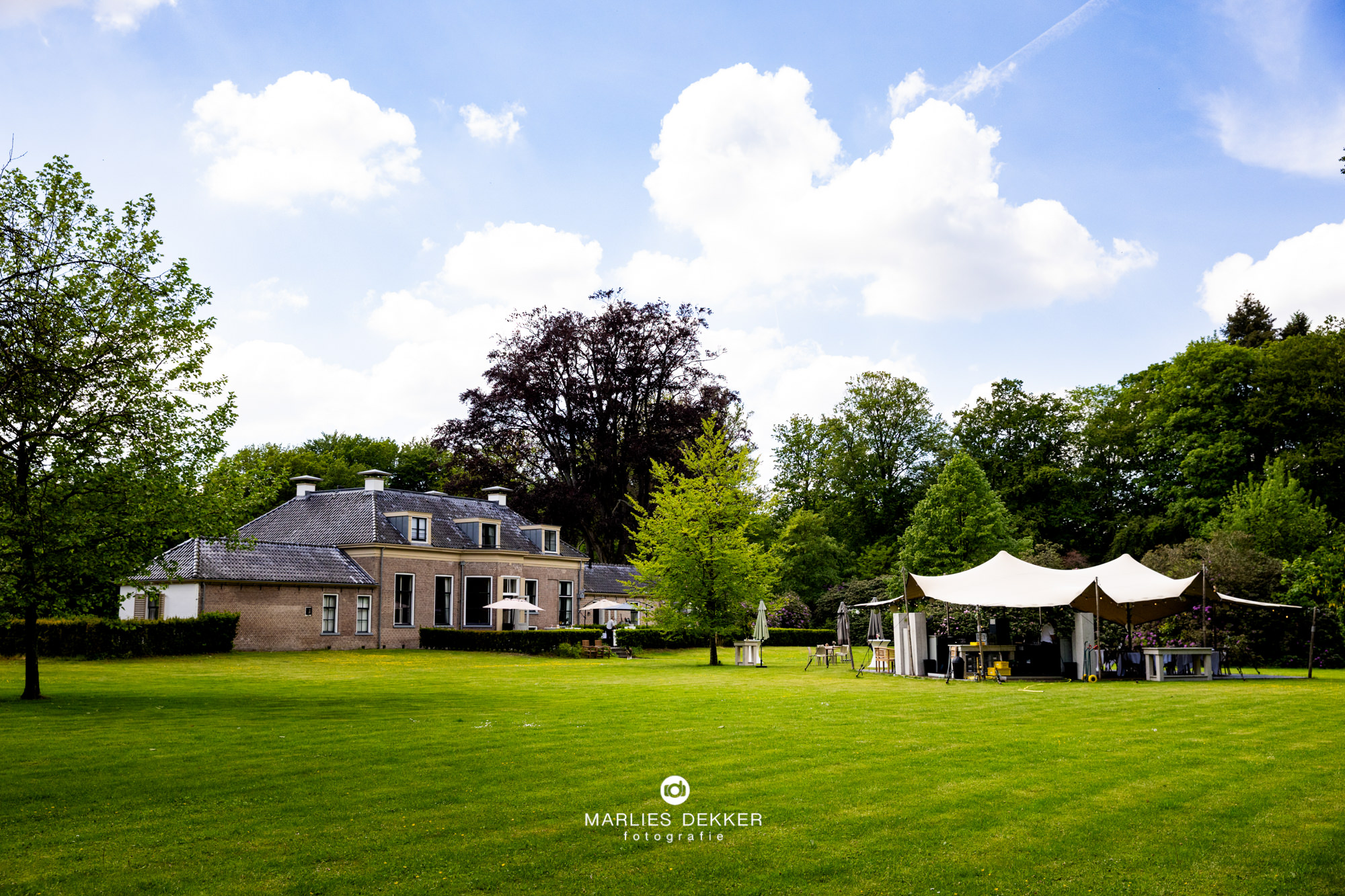 Trouwen Veenhuizen Klein Soestdijk, trouwfotograaf Friesland Drenthe