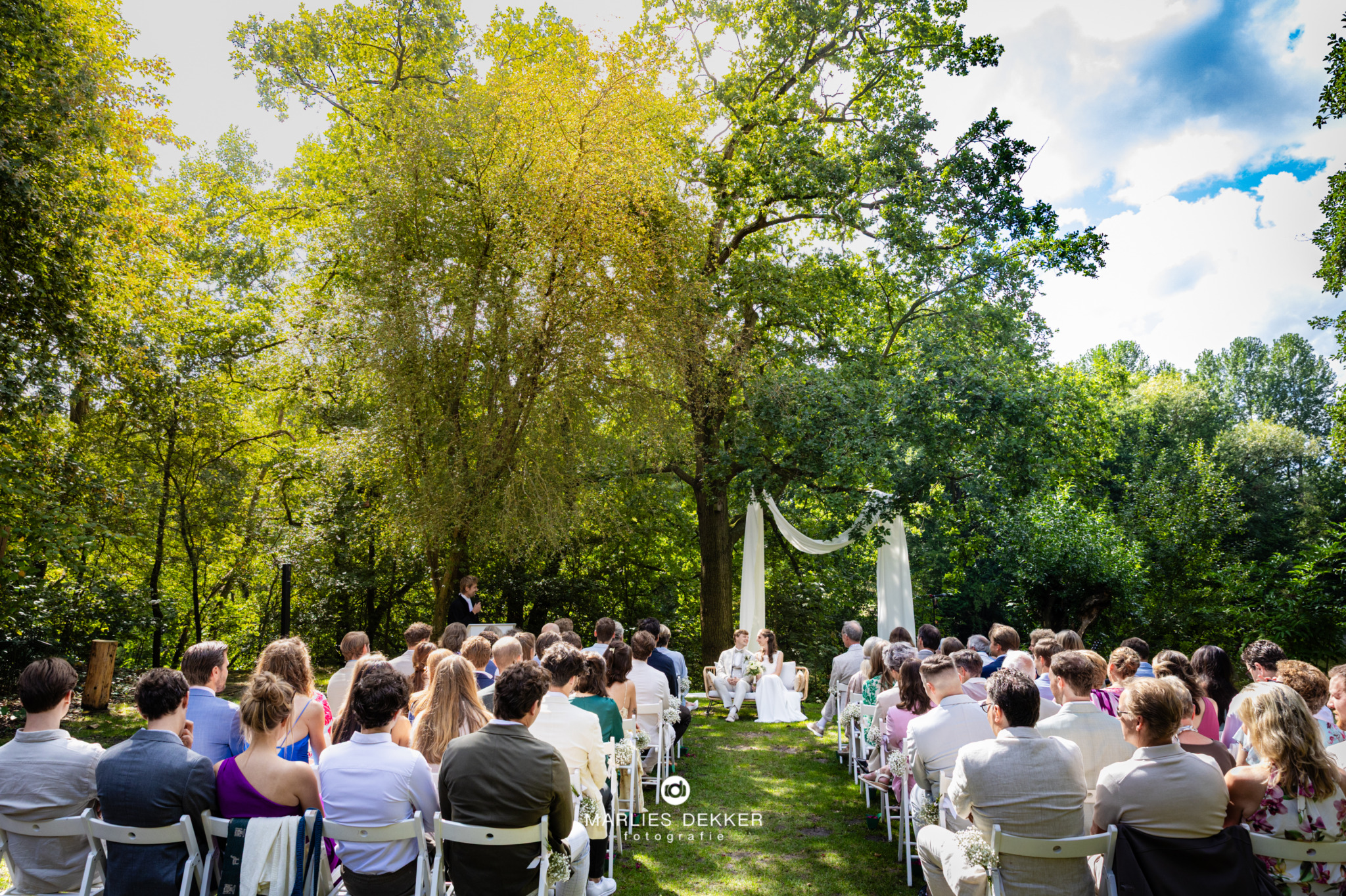 Trouwen met Trouwfotograafb Marlies bij Fort bij Vechten Bunnik, de ceremonie
