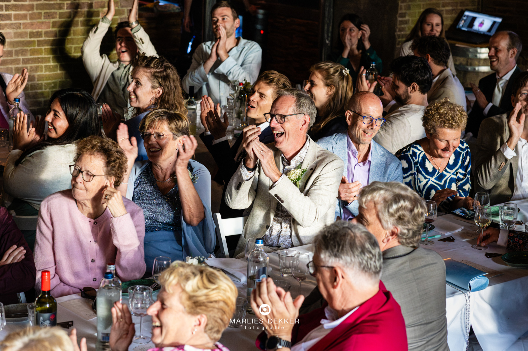 Trouwen met Trouwfotograafb Marlies bij Fort bij Vechten Bunnik, publiek